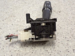 TOYOTA AVENSIS VERSO WŁĄCZNIK PRZEŁĄCZNIK ŚWIATEŁ 4/7 MINIATURA