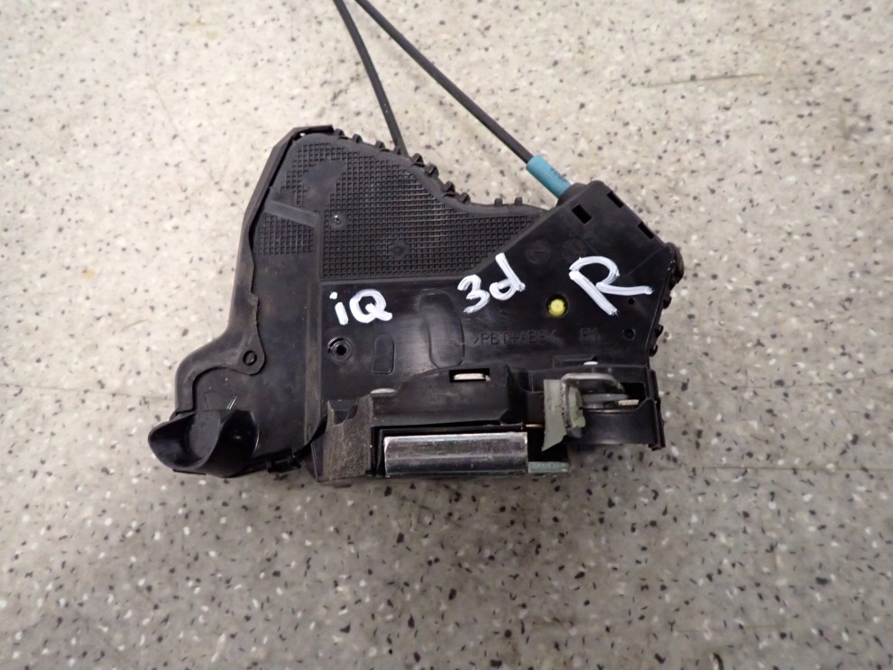 TOYOTA IQ 08-15 ZAMEK DRZWI PRAWY 2/5