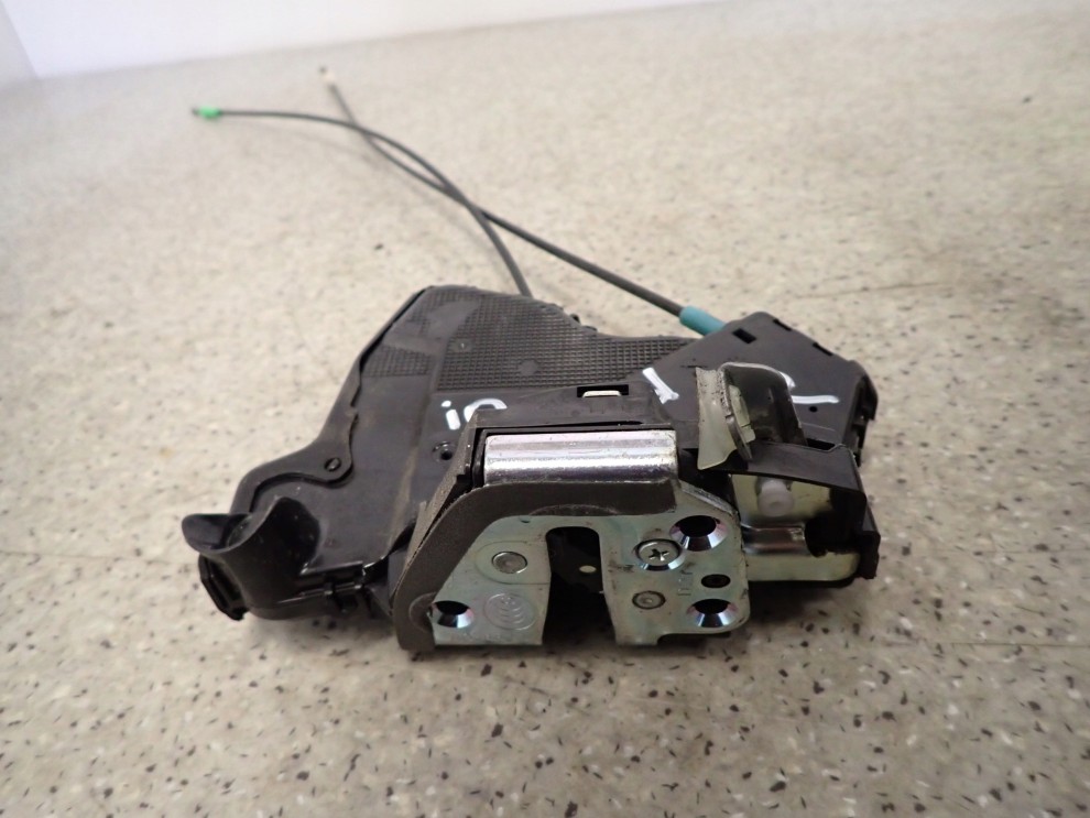 TOYOTA IQ 08-15 ZAMEK DRZWI PRAWY 3/5