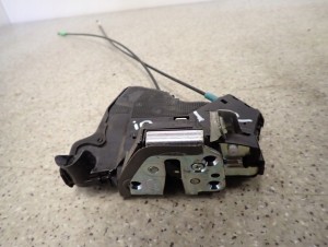 TOYOTA IQ 08-15 ZAMEK DRZWI PRAWY 3/5 MINIATURA