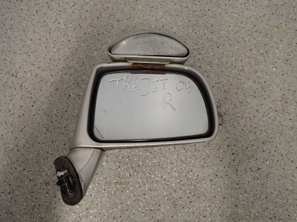 HYUNDAI TRAJET LUSTERKO PRAWE 2/4