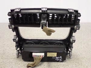 SUZUKI LIANA 02-07 PANEL STEROWANIA NAWIEWU RAMKA 5/6 MINIATURA