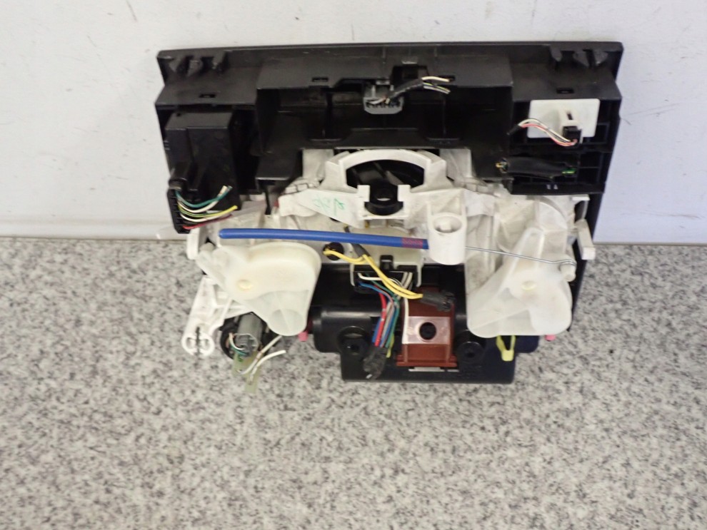 COROLLA VERSO 01-03 PANEL STEROWANIA NAGRZEWNICY 6/7