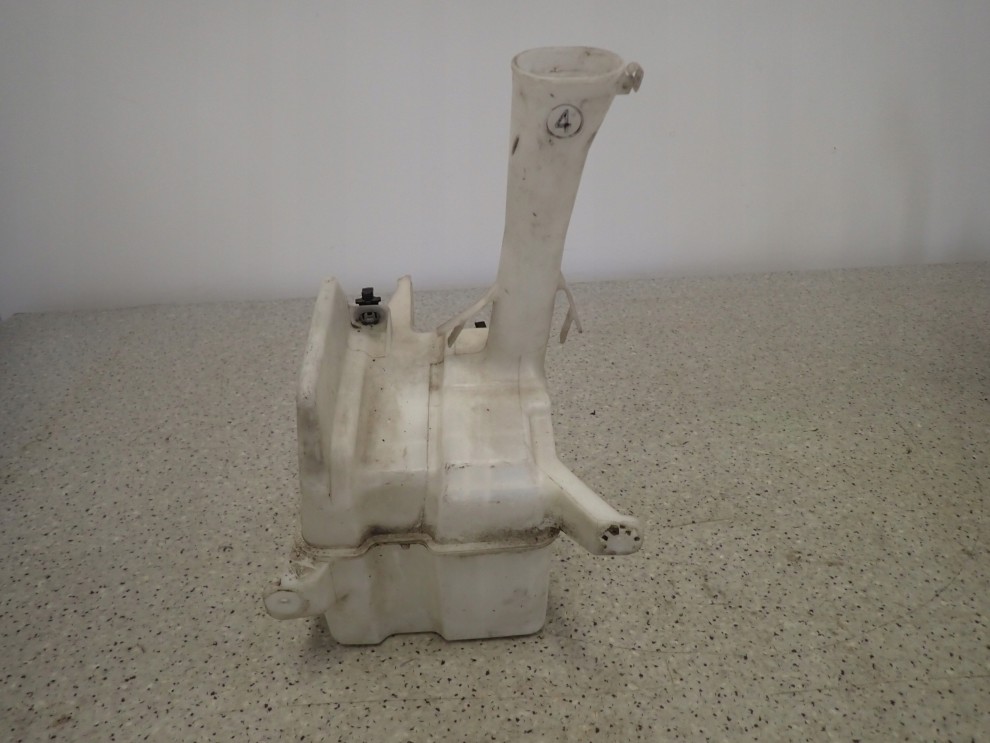 TOYOTA COROLLA VERSO 01- ZBIORNICZEK SPRYSKWIACZY 3/3