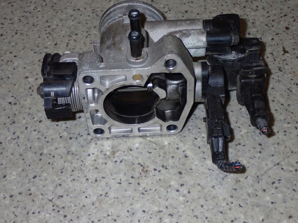 HYUNDAI GETZ 1.1i 06-10 PRZEPUSTNICA POWIETRZA 4/6