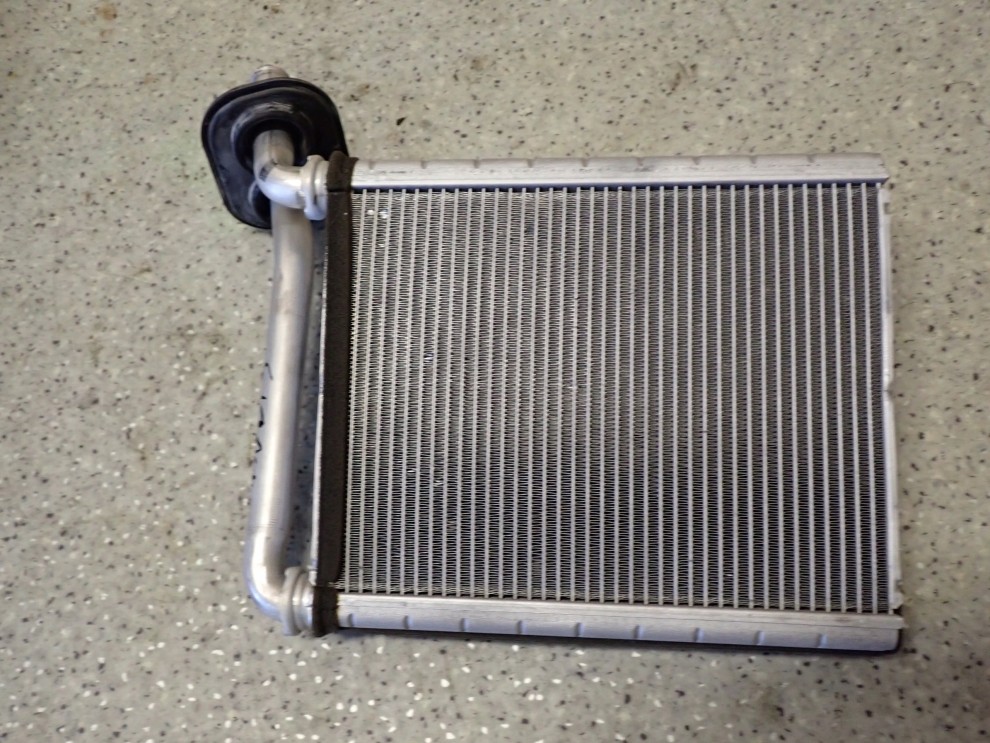 TOYOTA AURIS I 2006- NAGRZEWNICA RADIATOR 4/6