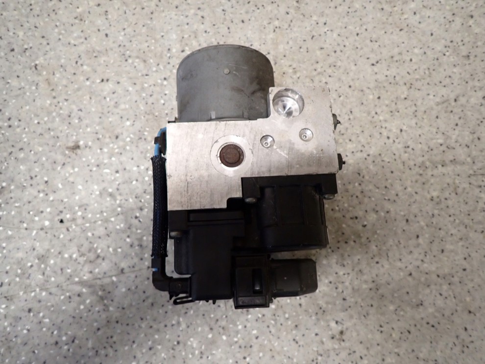 NISSAN MICRA K11 00-01 POMPA ABS-u 2/6
