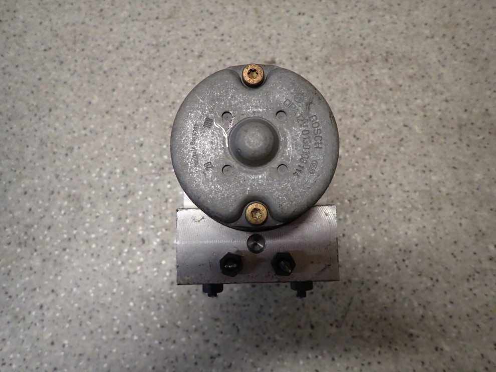 NISSAN MICRA K11 00-01 POMPA ABS-u 3/6