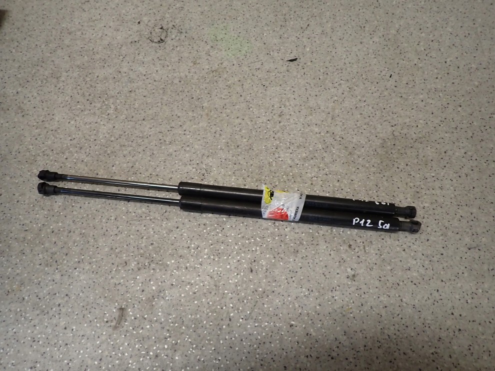 NISSAN PRIMERA P12 5D SIŁOWNIKI KLAPY BAGAŻNIKA 1/4