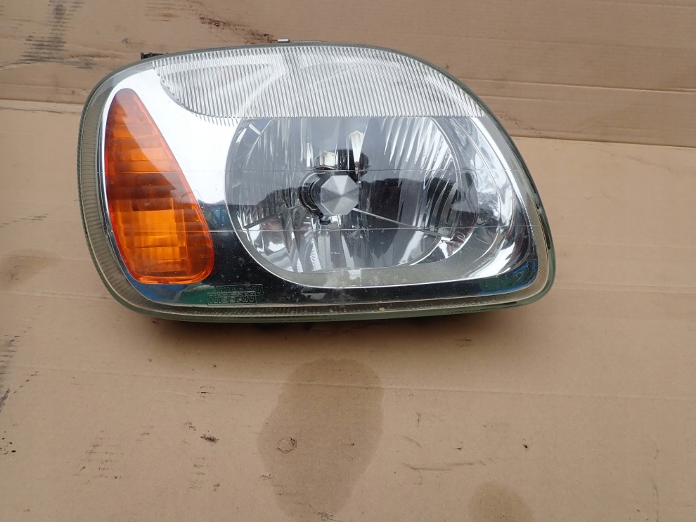 NISSAN MICRA K11 00-02 REFLEKTOR PRAWY LAMPA PRAWA 1/4