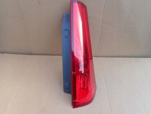 KIA CEED KOMBI 06-08r LAMPA TYLNA PRAWA GÓRA