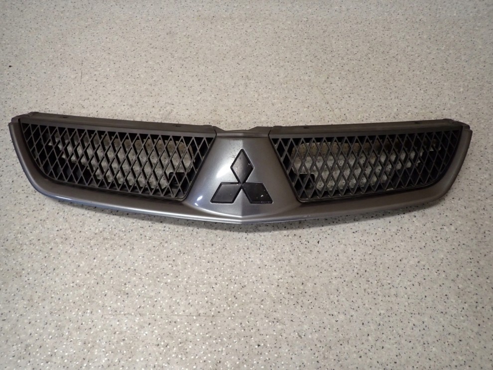 MITSUBISHI LANCER 06-07 ATRAPA GRILL A39B 1/9