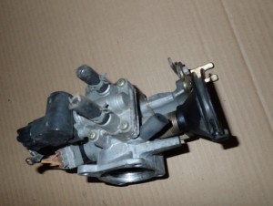 TOYOTA YARIS 99-05 1.0i PRZEPUSTNICA 5/6 MINIATURA