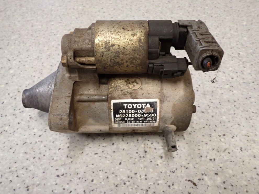 TOYOTA YARIS FR 1.0 1.3 99-05 ROZRUSZNIK SILNIKA 2/4