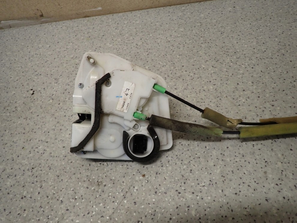 MAZDA 3 MAZDA3 BL 4D 09-13 ZAMEK DRZWI TYLNY PRAWY 3/5