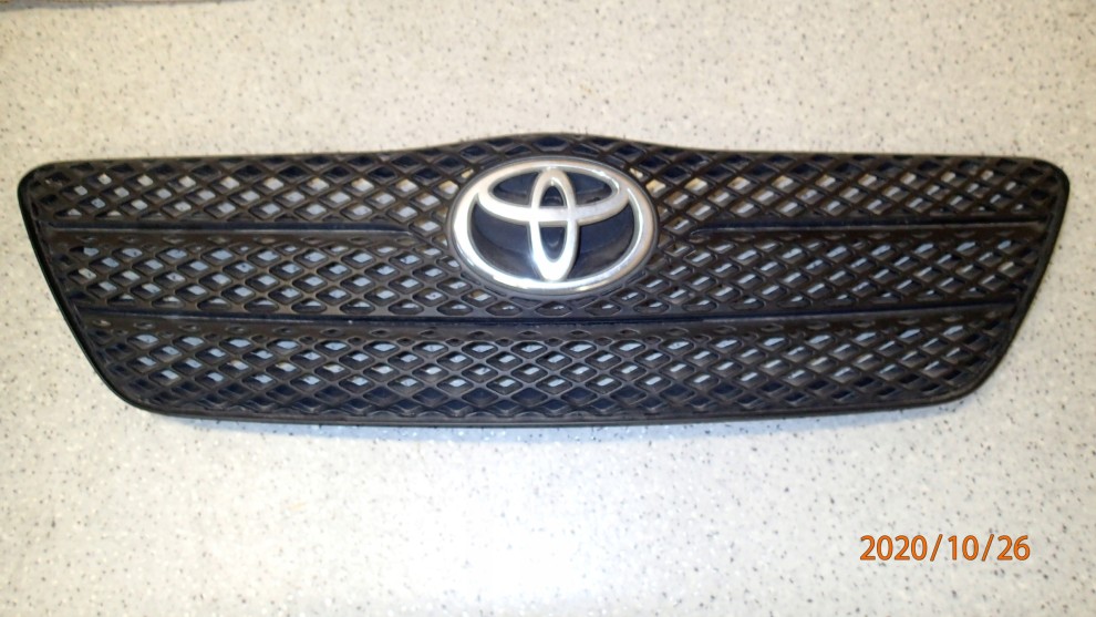 TOYOTA COROLLA E12 HATCHBACK 02-04 ATRAPA GRILL 1/4