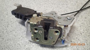 SUBARU FORESTER II 05-07 ZAMEK DRZWI PRZEDNI PRAWY 3/3 MINIATURA