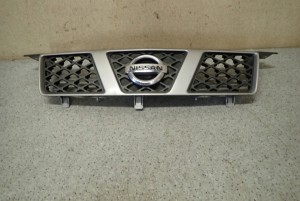 NISSAN XTRAIL 04-07 ATRAPA CHŁODNICY 3/6 MINIATURA