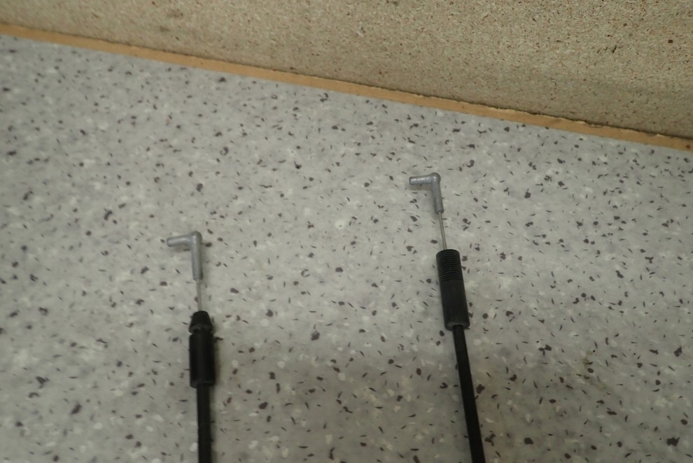 MITSUBISHI GRANDIS 03-11 ZAMEK DRZWI TYLNY PRAWY 3/4
