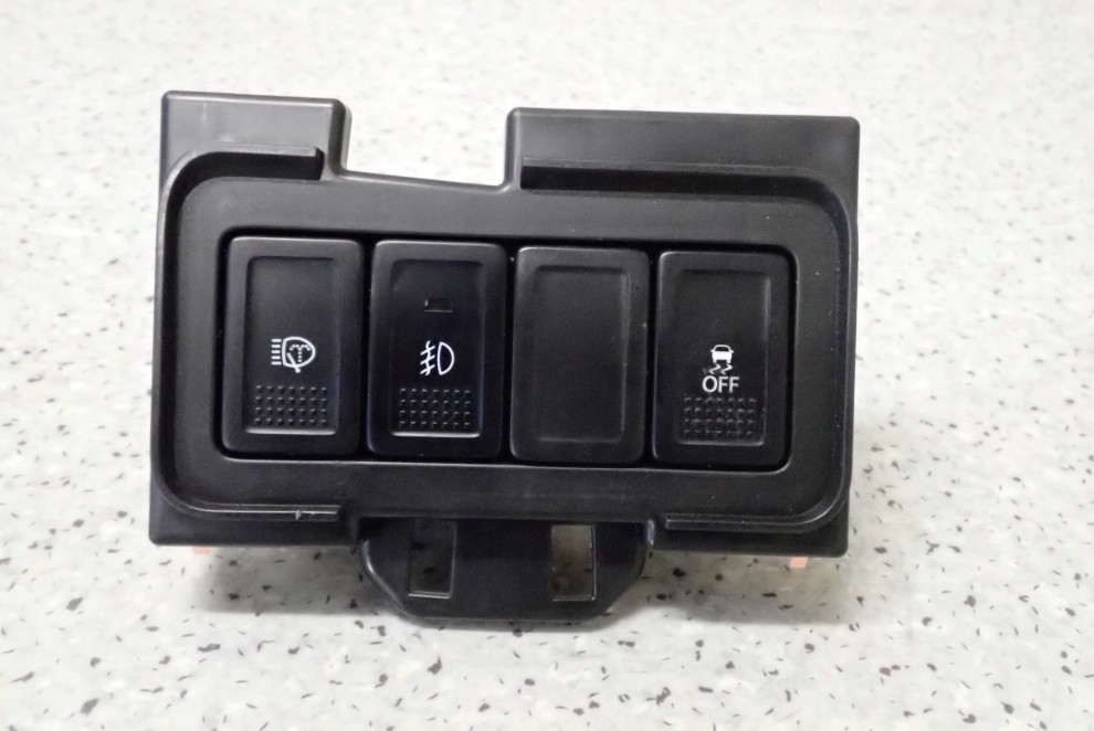 SUZUKI SWIFT MK7 10- PRZYCISK SPRYSKIWACZY LAMP 1/3