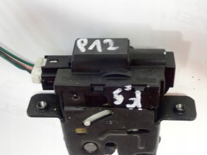 NISSAN PRIMERA P12 ZAMEK KLAPY TYLNEJ HB 5D 4/4 MINIATURA