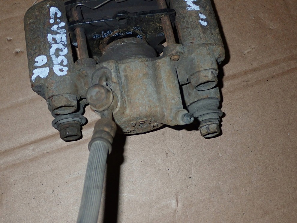TOYOTA COROLLA VERSO 01-03 ZACISK HAMULCOWY TYLNY 2/3