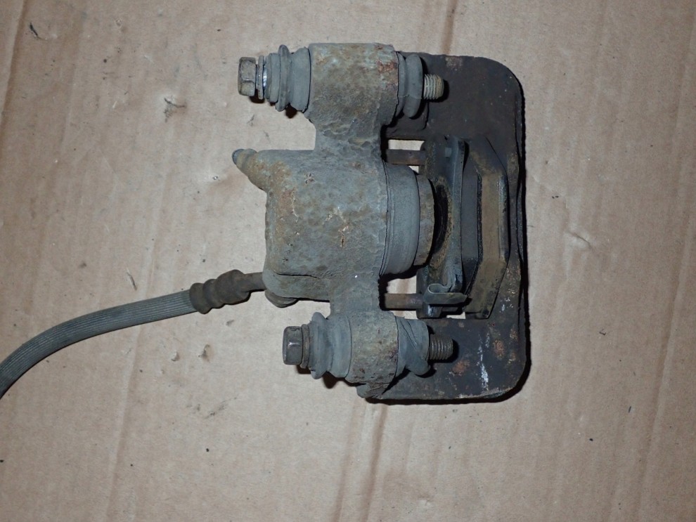 TOYOTA COROLLA VERSO 01-03 ZACISK HAMULCOWY TYLNY 3/3