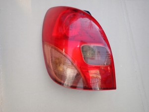 TOYOTA COROLLA VERSO 01-03 LAMPA TYLNA LEWA