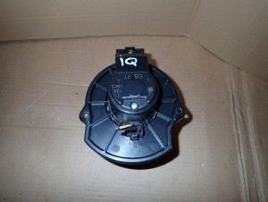 TOYOTA IQ 08-12 1.0 WENTYLATOR NAWIEWU DMUCHAWA 2/5 MINIATURA