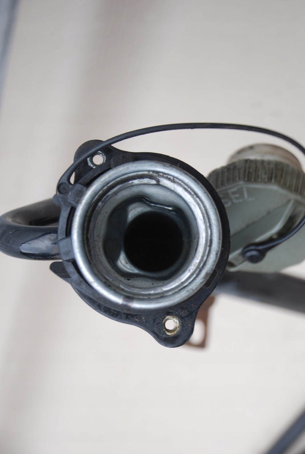 MAZDA 2 08-14 RURA WLEWU PALIWA 4/4