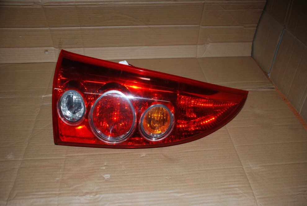 MAZDA PREMACY 02-05 LAMPA TYLNA LEWA 5/5