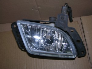 MAZDA 626 GF 1.8 99-02 HALOGEN PRZEDNI PRAWY 2/3 MINIATURA