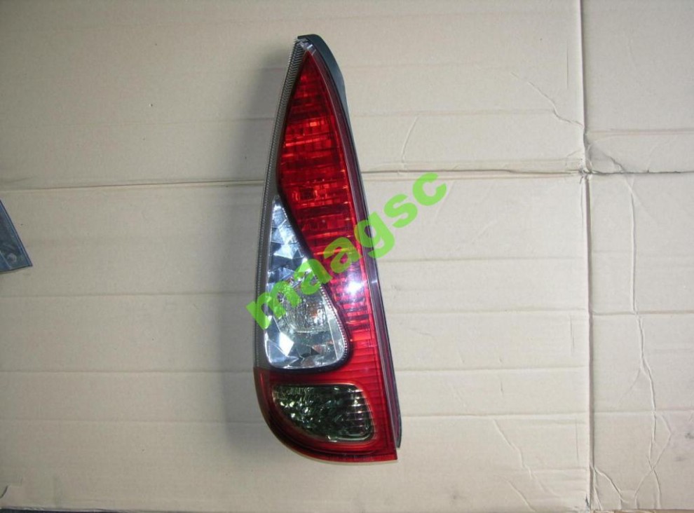 TOYOTA YARIS VERSO 03-05 LAMPA LEWA TYŁ 1/1