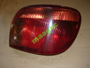 TOYOTA YARIS JAP 03-05 LAMPA TYLNA TYŁ PRAWA