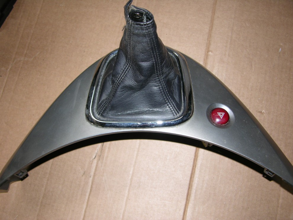 MITSUBISHI GRANDIS 04-11 MIESZEK LEWARKA BIEGÓW 3/4