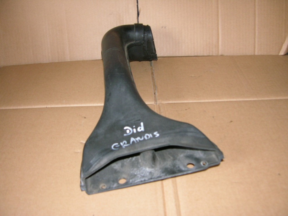 MITSUBISHI GRANDIS DID 04-11 RURA POWIETRZA DOLOT 1/3