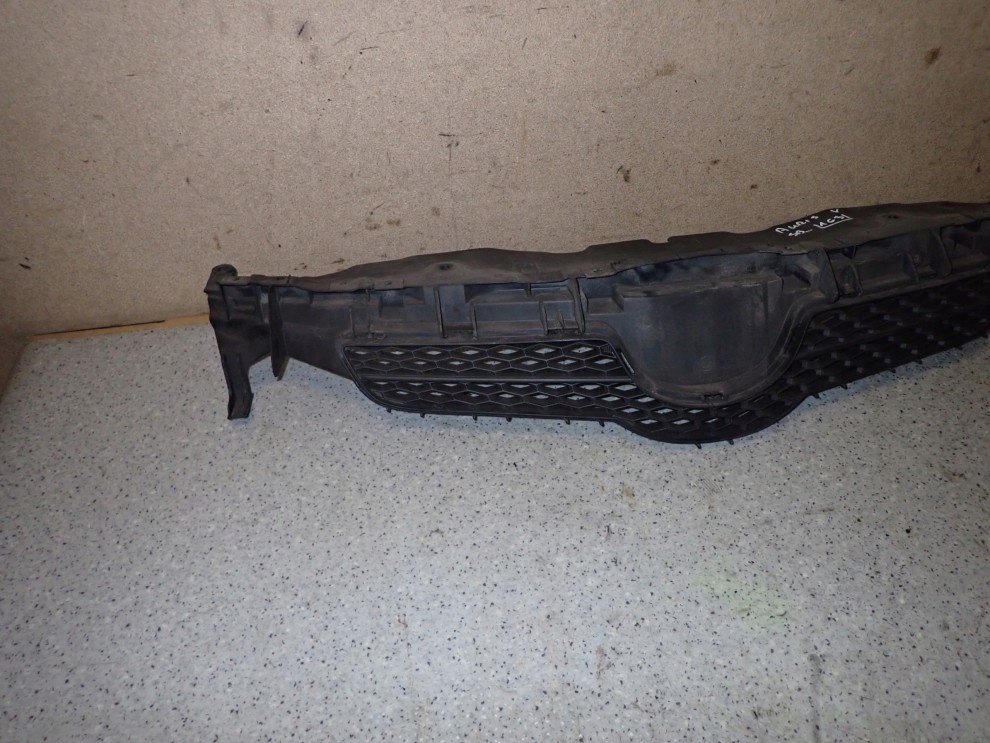 TOYOTA AURIS 06-09 ATRAPA GRILL KRATKA ZDERZAKA 2/6