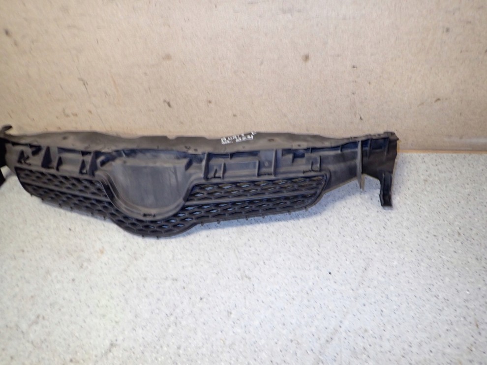 TOYOTA AURIS 06-09 ATRAPA GRILL KRATKA ZDERZAKA 3/6