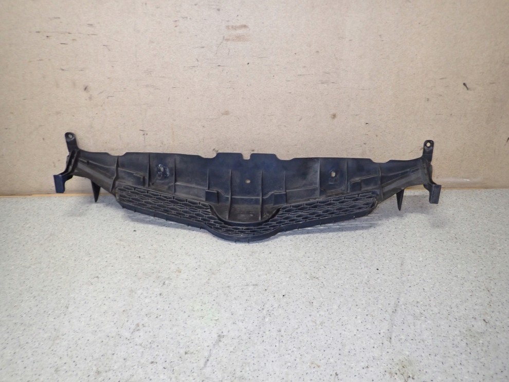 TOYOTA AURIS 06-09 ATRAPA GRILL KRATKA ZDERZAKA 4/6
