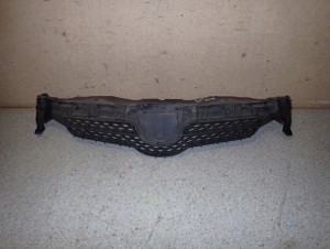 TOYOTA AURIS 06-09 ATRAPA GRILL KRATKA ZDERZAKA