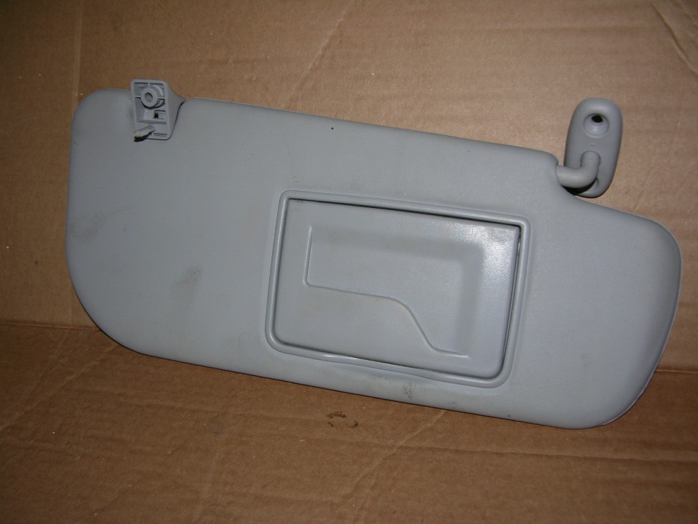 KIA PICANTO 04-10 DASZEK PRZECIWSŁONECZNY PRAWY 1/2