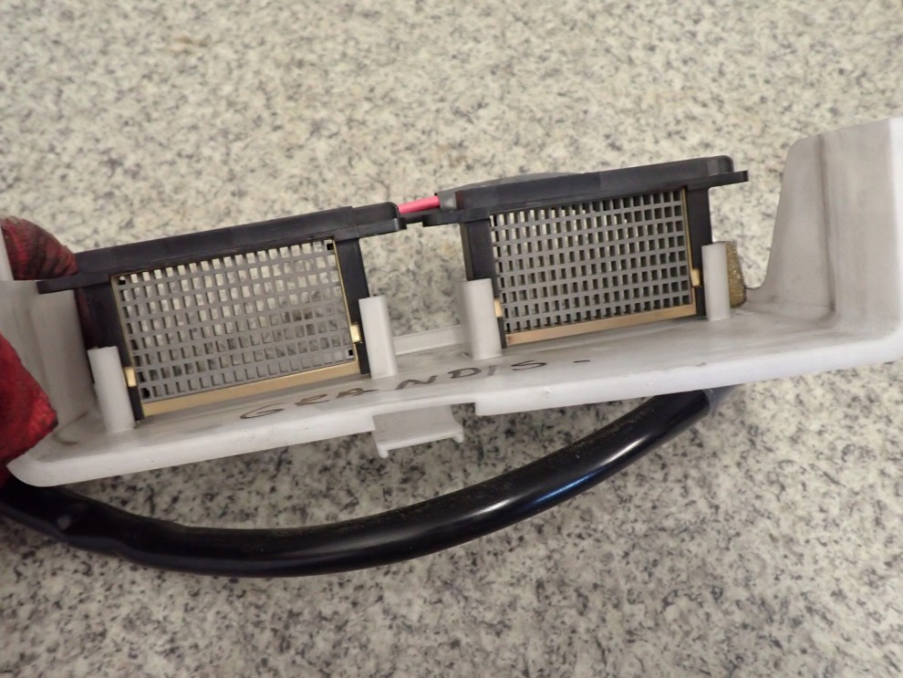MITSUBISHI GRANDIS 03-11 NAGRZEWNICA 2/3