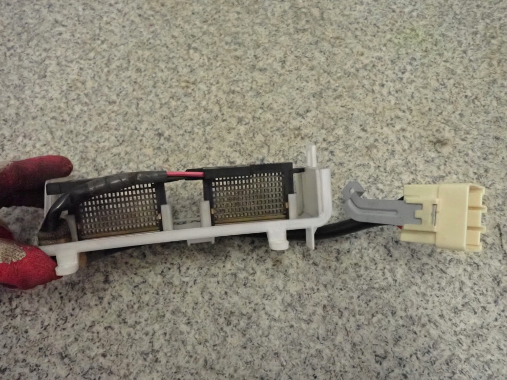 MITSUBISHI GRANDIS 03-11 NAGRZEWNICA 3/3
