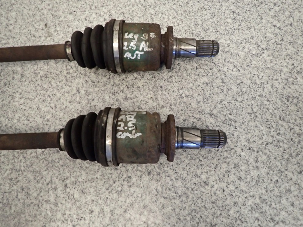 SUBARU LEGACY 98-02 2,5 PÓŁOŚ NAPĘDOWA TYŁ 3/4