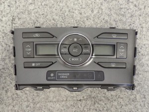 TOYOTA AURIS 1.4 06- PANEL NAWIEWU 2/6 MINIATURA
