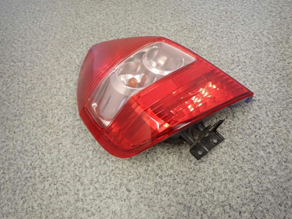 HONDA JAZZ 05-07 LAMPA TYLNA LEWA LIFT 3/8