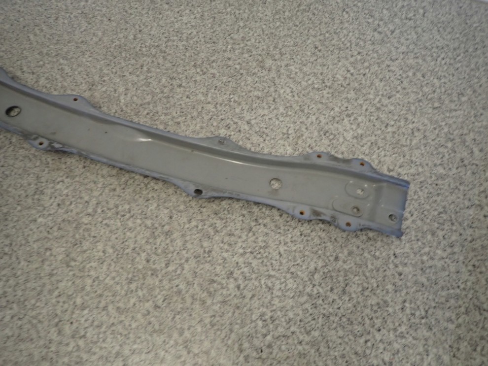 TOYOTA AYGO 05-12 BELKA DOLNA PASA PRZEDNIEGO 6/8