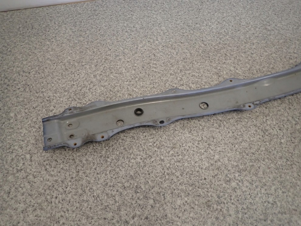 TOYOTA AYGO 05-12 BELKA DOLNA PASA PRZEDNIEGO 7/8