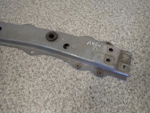 TOYOTA AYGO 05-12 BELKA DOLNA PASA PRZEDNIEGO 3/8 MINIATURA