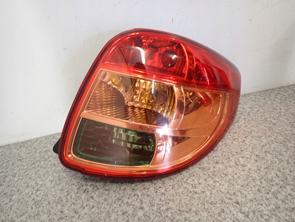 SUZUKI SX4 FIAT SEDICI 06-13 LAMPA TYLNA PRAWA 3/5